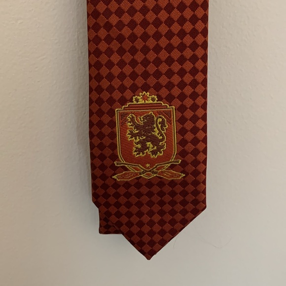 Gryffindor Neck Tie Harry Potter NEW - Picture 2 of 5